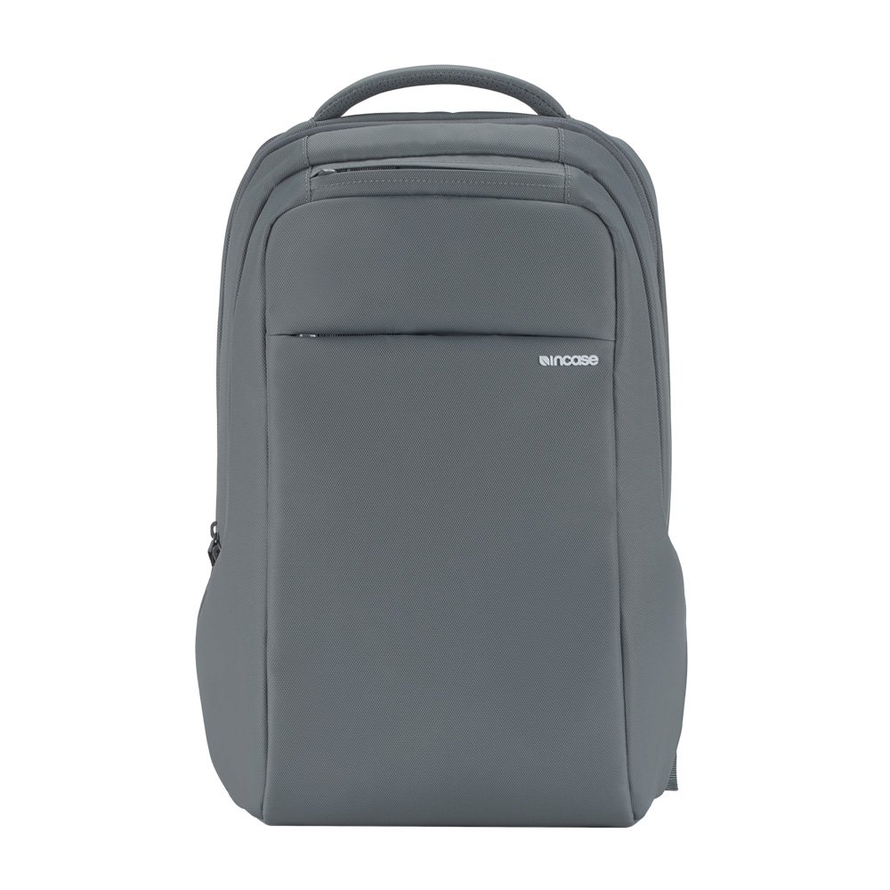 Balo đựng laptop Incase ICon có khả năng chống nước cao, bảo vệ laptop bạn luôn an toàn ngay cả khi di chuyển dưới mưa. 