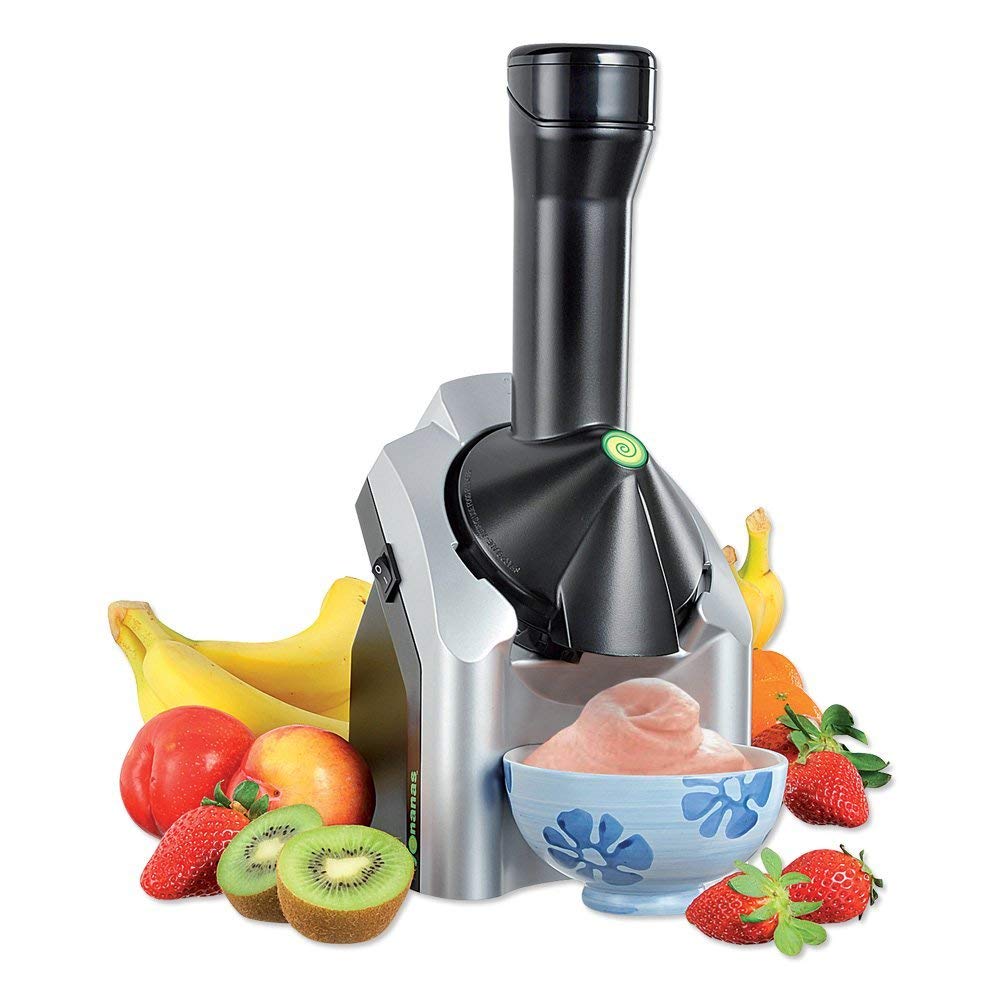 Yonanas 902 được làm bằng nhựa cứng, có lưỡi kim loại và cực kỳ dễ tháo lắp và làm sạch 