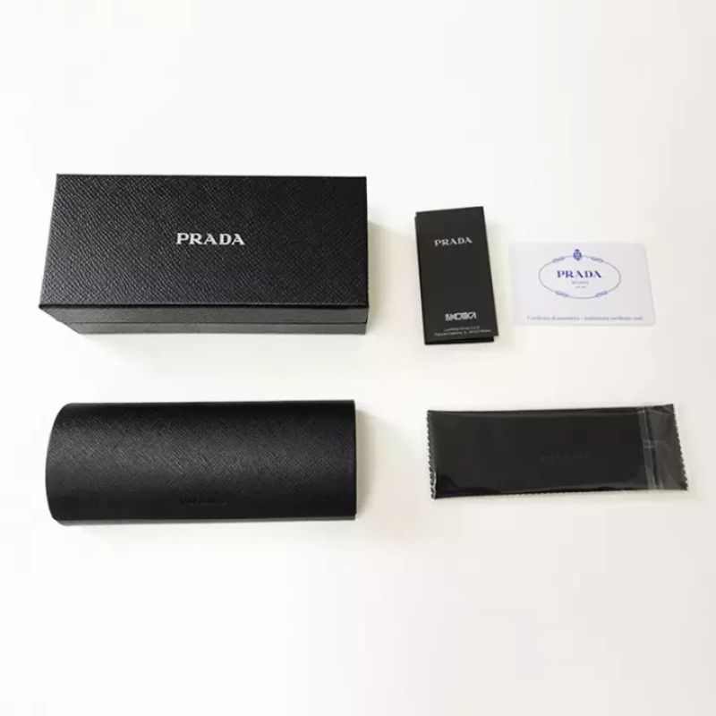 cach-nhan-biet-kinh-prada-xin