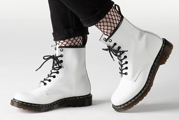 dr-martens-1460-smooth-boot-white