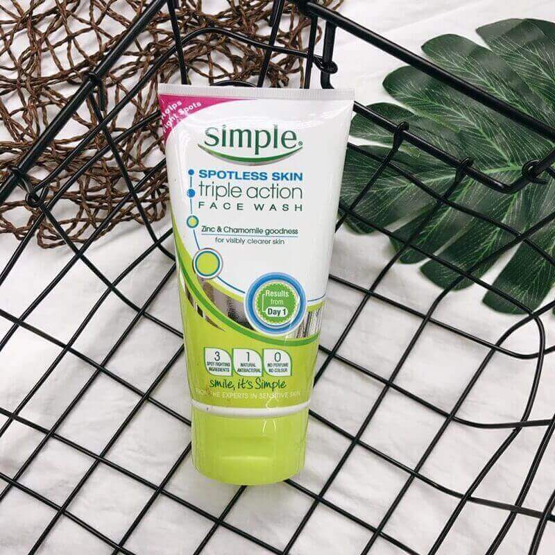 Review sữa rửa mặt Simple chính hãng mẫu mới nhất