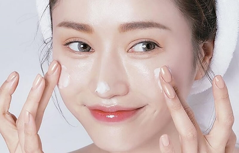 Cách đánh kem nền mịn, thật da, không bị mốc