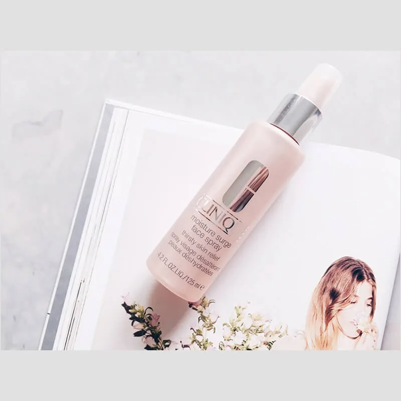 Review chi tiết xịt khoáng Clinique Moisture Surge Face Spray