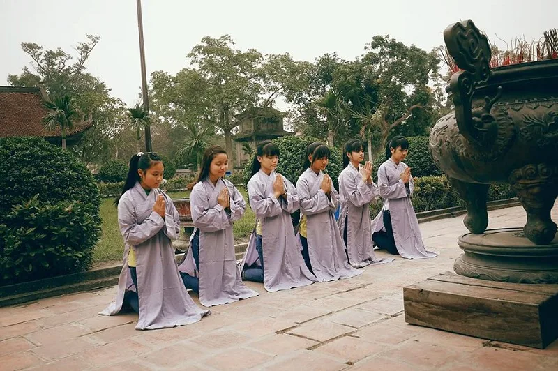 Quần áo phật tử là sự lựa chọn hàng đầu khi đi chùa