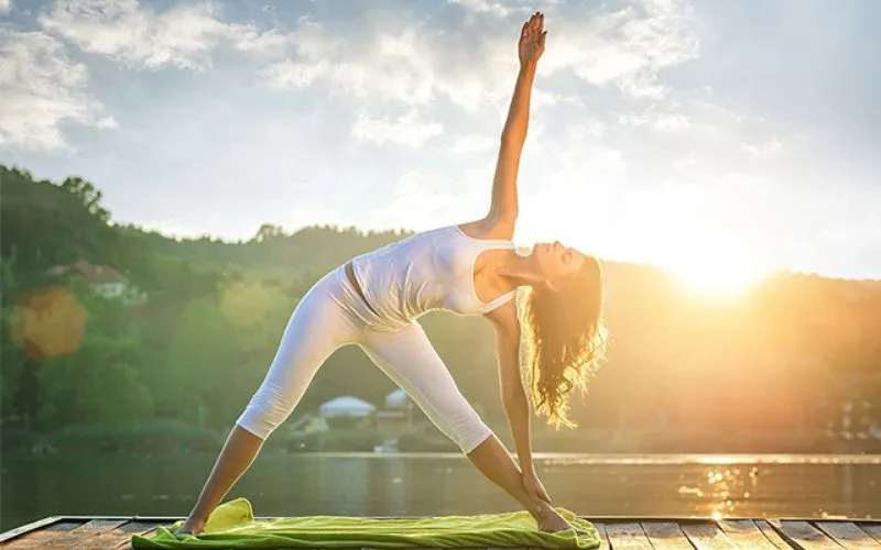 Stt thả thính Yoga ngắn gọn hài hước dễ lay động
