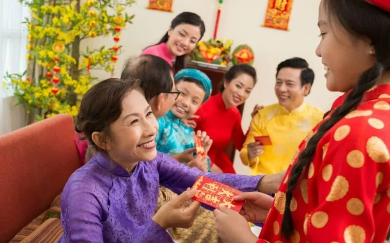 Lời Chúc Mừng Năm Mới Bố Mẹ Chồng Ngắn Mà Thân Thương