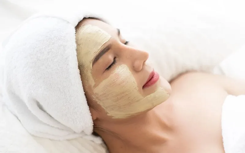 Có nên đắp mặt nạ vào ban đêm không? Nên đắp loại mặt nạ nào?