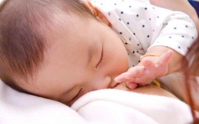 Nguyên nhân đau rát đầu ti khi cho con bú? Cách giảm đau đầu ti khi cho con bú?