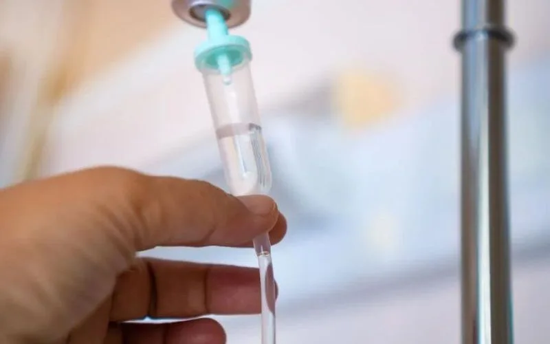Truyền kháng sinh nhiều có ảnh hưởng gì không? có sao không? nên ăn gì?