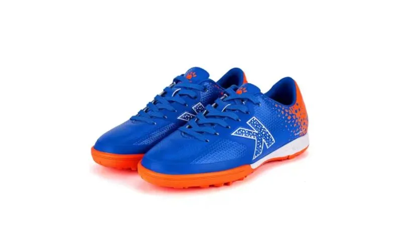Giày Kelme của nước nào? có những mẫu nào? giá bao nhiêu?