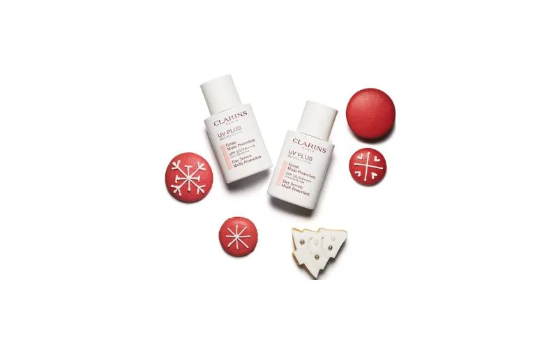 Kem chống nắng Clarins của nước nào? có mấy loại? giá bao nhiêu?