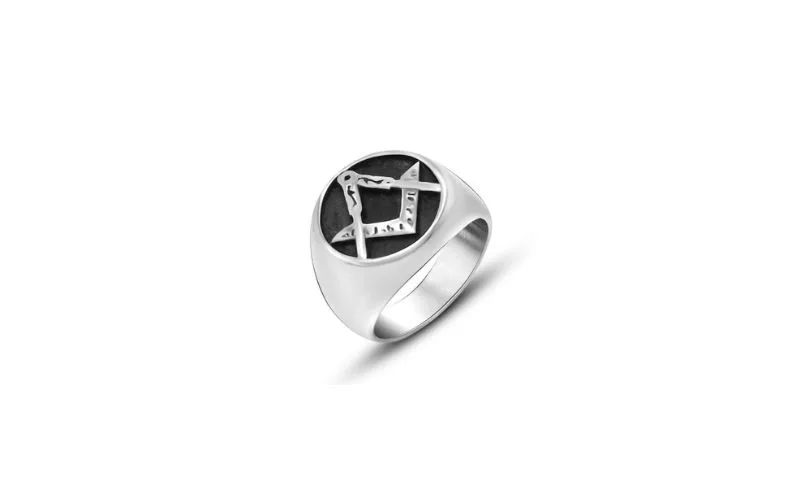Nhẫn titanium là gì? có đắt hơn vàng không? giá bao nhiêu?