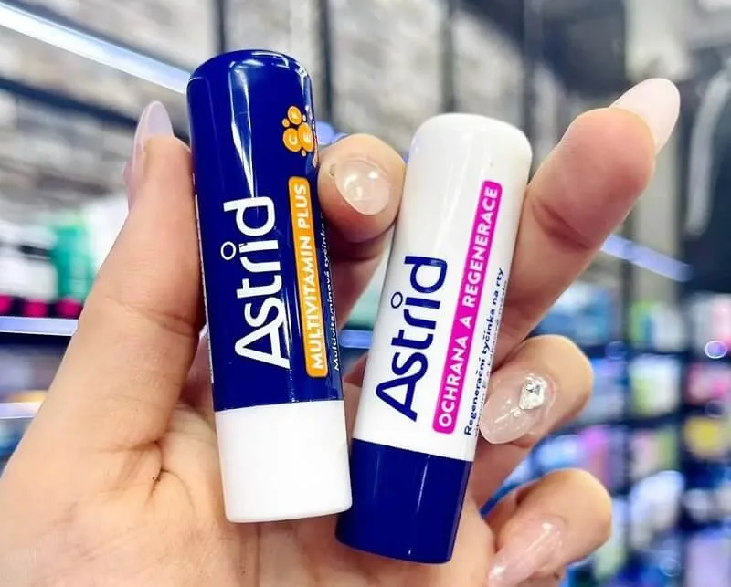 Son dưỡng môi Astrid chính hãng giá bao nhiêu? Có tốt không?